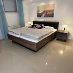 Appartement 4 Bedrooms, 2 Bathrooms, Kitchen, Terrace - 10 Min To Fairground