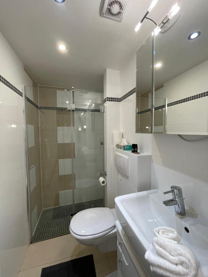 4 Bedrooms, 2 Bathrooms, Kitchen, Terrace - 10 Min To Fairground Appartement